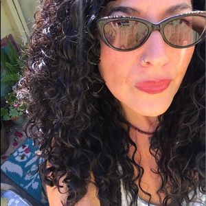 Meet your Posher, Dina